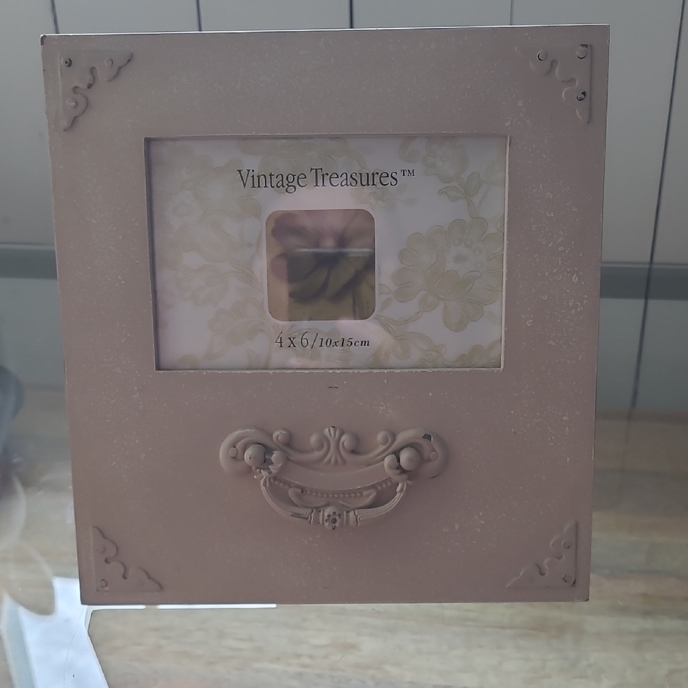Tan Picture Frame with Corner Embellishments and Bow Accents